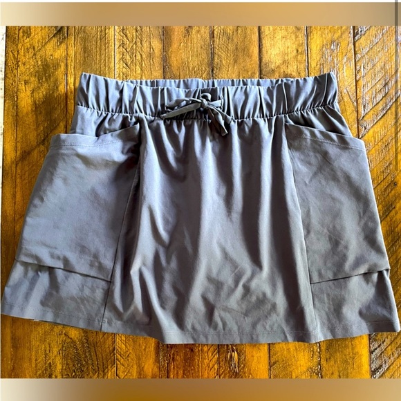 All in motion athletic skort -light grey - size small - Picture 1 of 3